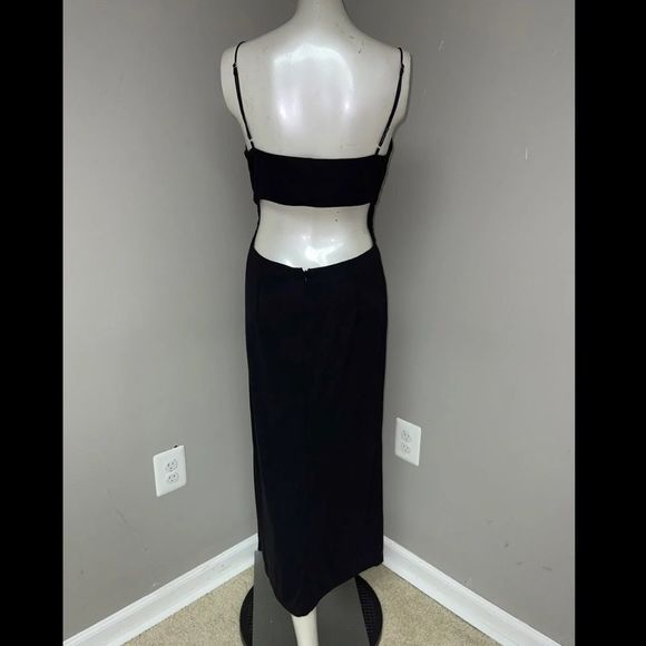 Elegant Black Spaghetti Strap Dress - Picture 9 of 10